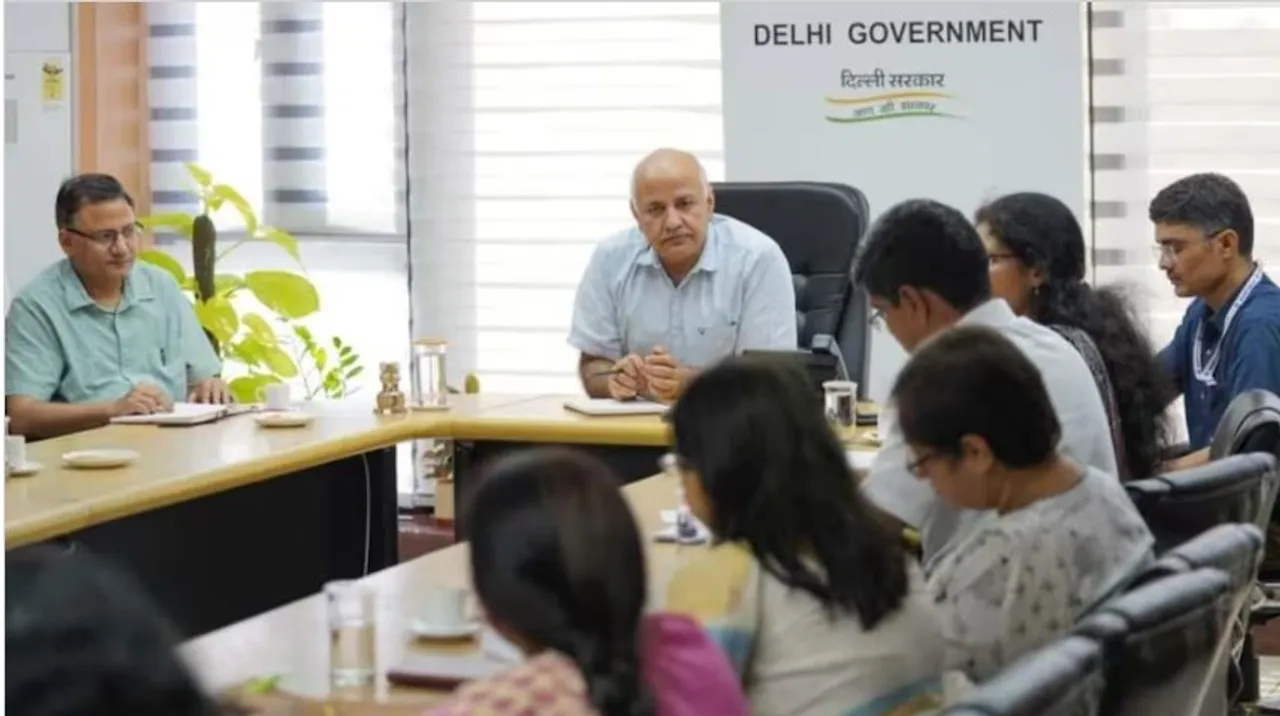  ଶିକ୍ଷକଙ୍କୁ ବିଦେଶ ପଠାଇବା ଦ୍ୱାରା ଦିଲ୍ଲୀ ସରକାରୀ ସ୍କୁଲର ପିଲାଙ୍କୁ ହେଲା କି ଫାଇଦା? ଜାଣନ୍ତୁ ...