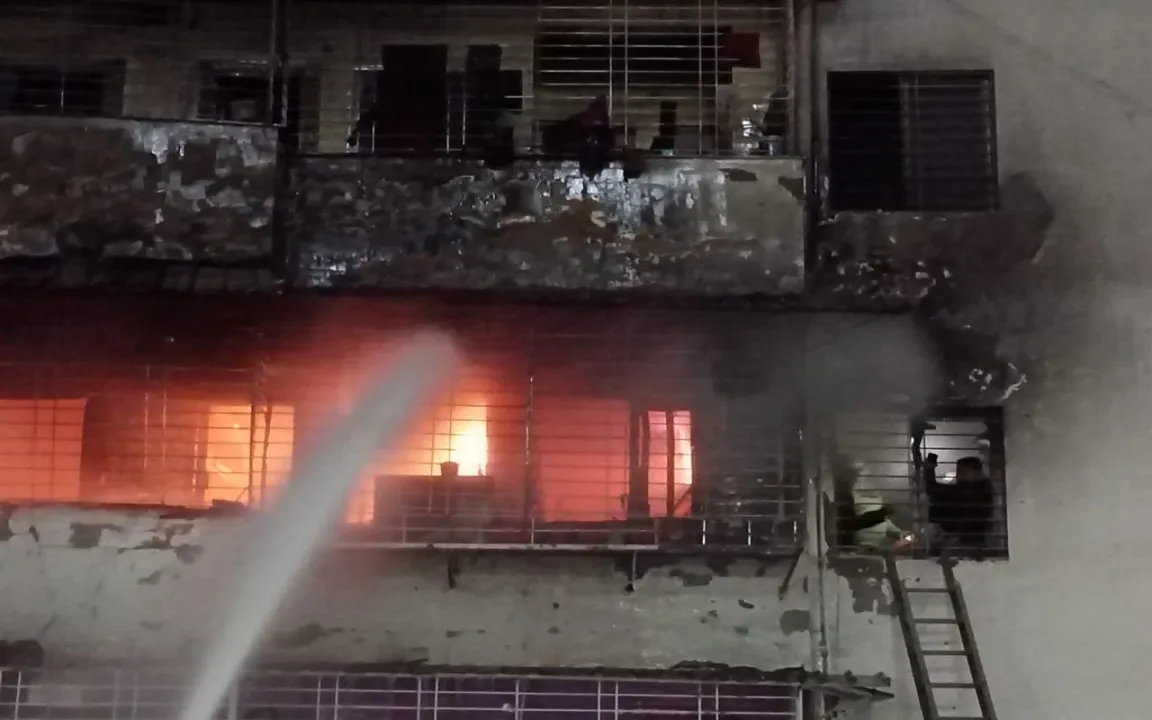  ଧାନବାଦରେ ଭୟାବହ ଅଗ୍ନିକାଣ୍ଡ : ୧୪ ମୃତ, ଅଧିକାଂଶ ମହିଳା ଓ ଶିଶୁ ଥିବା ସୂଚନା; ସହାୟତା ରାଶି ଘୋଷଣା କଲେ ପ୍ରଧାନମନ୍ତ୍ରୀ