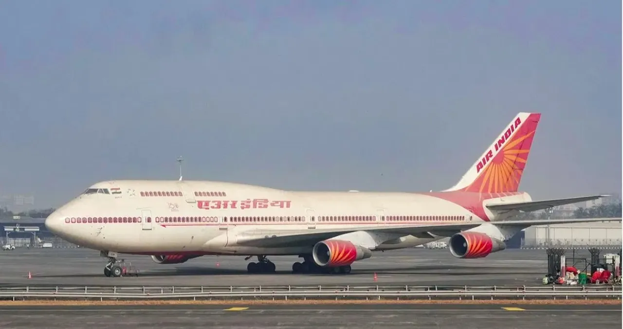  ୧୩ ଘଣ୍ଟା ବିଳମ୍ବ ହେଲା ଏୟାର ଇଣ୍ଡିଆ ବିମାନ । ବିମାନ ବନ୍ଦରରେ ରାତି ବିତାଇଲେ ଯାତ୍ରୀ