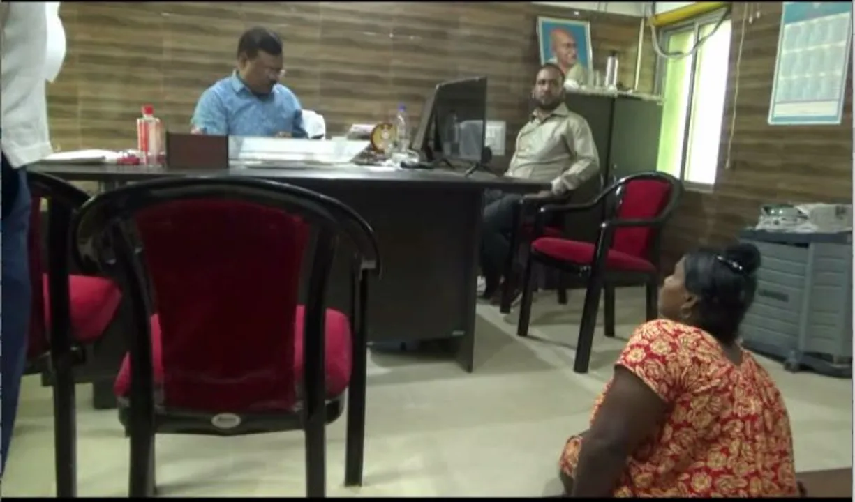  ଆବାସ ଯୋଜନା ତାଲିକା ପ୍ରକାଶ ପରେ ମଧ୍ୟ ଥମୁନି ବିବାଦ। ନିମାପଡା ଆରିଷଣ୍ଢ ଗାଁର ଦିବ୍ୟାଙ୍ଗ ହିତାଧିକାରୀ ତାଲିକାରୁ ପଡିଲେ ବାଦ।