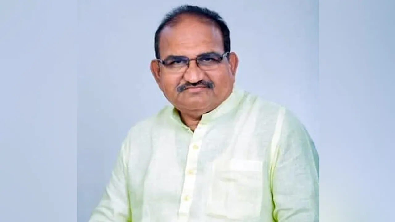  ମୁଖ୍ୟମନ୍ତ୍ରୀଙ୍କ କାର୍ଯ୍ୟାଳୟରେ ଅବସରପ୍ରାପ୍ତ ଅଫିସରଙ୍କ ନିଯୁକ୍ତିକୁ ନେଇ ଗୃହରେ ବିରୋଧୀଙ୍କ ହୋହଲ୍ଲା ।