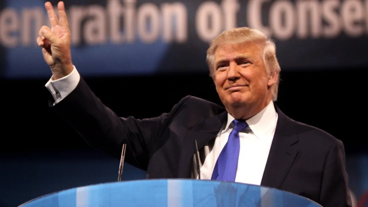  ଆମେରିକାର ପୂର୍ବତନ ରାଷ୍ଟ୍ରପତି ଡୋନାଲ୍ଟ ଟ୍ରମ୍ପଙ୍କ ଉପରେ ଚାଲିବ ଅପରାଧିକ ମାମଲା । ପର୍ଣ୍ଣଷ୍ଟାରଙ୍କ ସହ କଳାକାରନାମା ମାମଲାରେ ଟ୍ରମ୍ପଙ୍କୁ ଅଭିଯୁକ୍ତ କହିଲେ ନ୍ୟୁୟର୍କର ଗ୍ରାଣ୍ଡ ଜୁରୀ