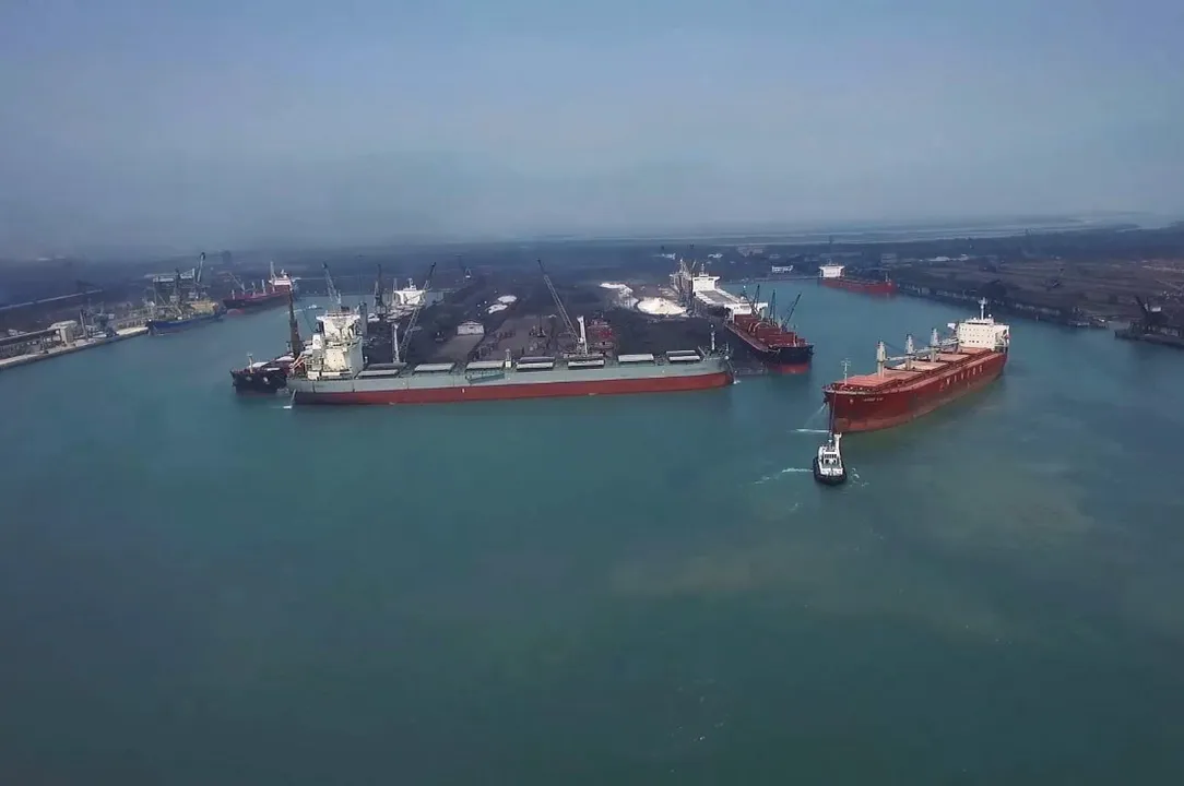  ରାଜ୍ୟରେ ନାହିଁ ଅନ୍ତର୍ଜାତୀୟ ଜଳପଥ ବନ୍ଦର, କେନ୍ଦ୍ରାପଡାରେ ନଦୀଭିତ୍ତିକ ବନ୍ଦର ପାଇଁ ସର୍ଭେ ଖୁବଶୀଘ୍ର । ଗୃହରେ ଉତ୍ତର ରଖିଲେ ବିଭାଗୀୟ ମନ୍ତ୍ରୀ ।