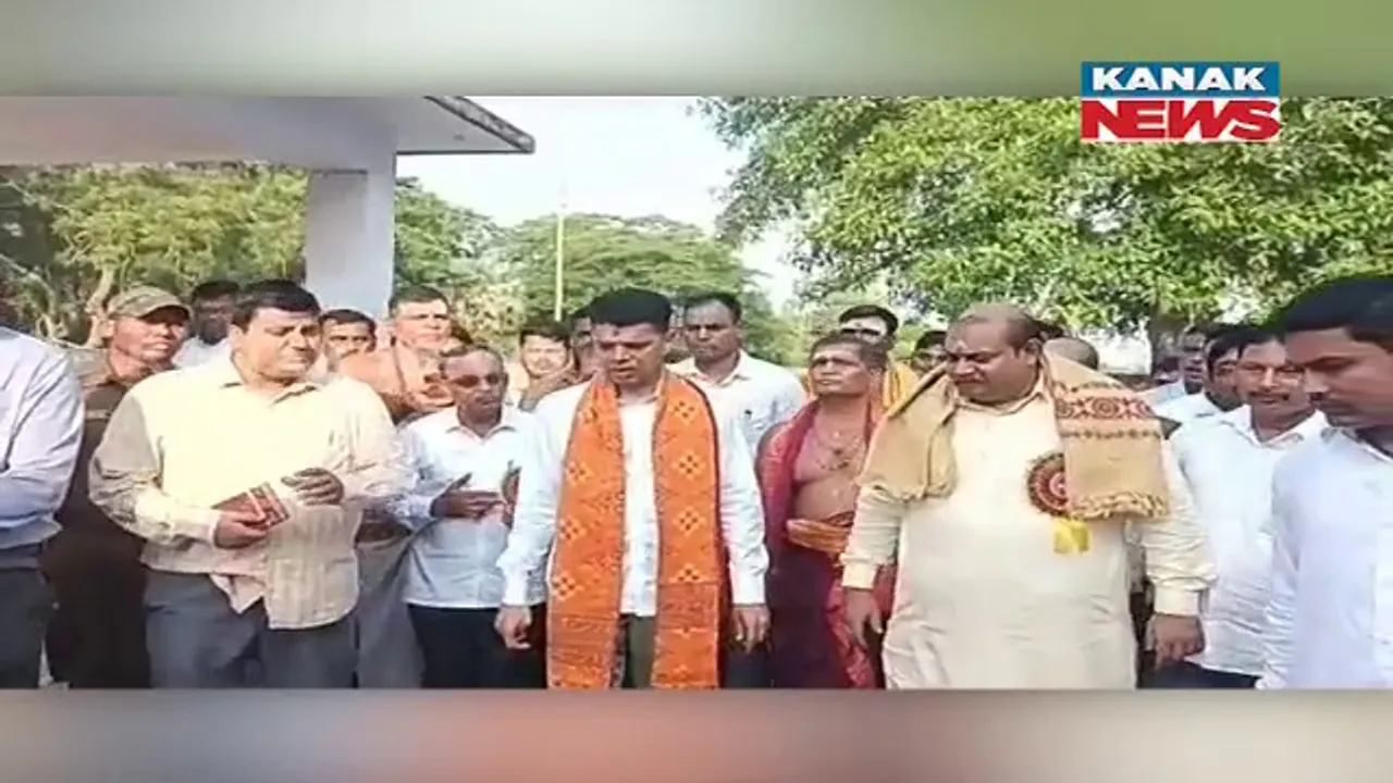  କେନ୍ଦ୍ରାପଡା ଜିଲ୍ଲା ଗସ୍ତରେ ଥିବା ୫-ଟି ସଚିବ। ଦ୍ବିତୀୟ ଦିନରେ ବିଭିନ୍ନ ଉନ୍ନୟନମୂଳକ କାମ କଲେ ଅନୁଧ୍ୟାନ ।