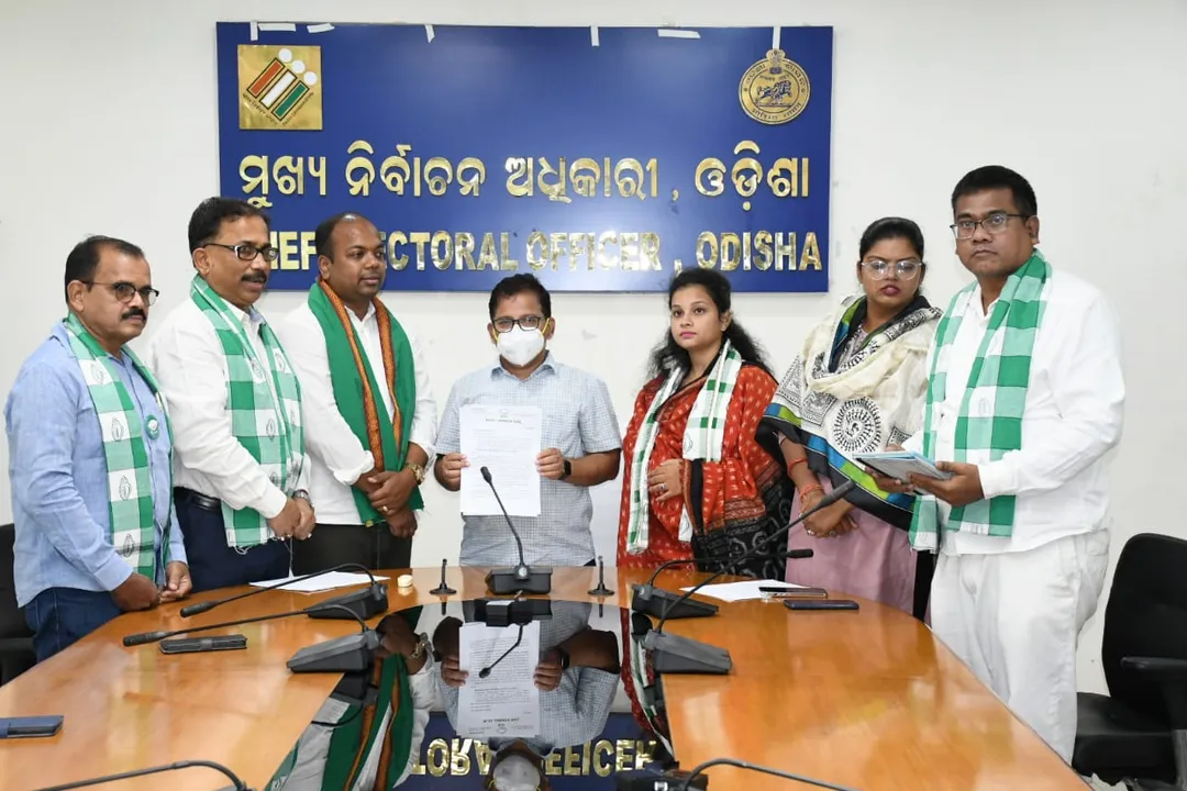  ବିଜେପି ପ୍ରାର୍ଥୀ ଟଙ୍କଧରଙ୍କ ନାଁରେ ଆଚରଣ ବିଧି ଉଲ୍ଲଘଂନ ଅଭିଯୋଗ ଆଣିଲା ବିଜେଡି । କାର୍ଯ୍ୟାନୁଷ୍ଠାନ ନେବାକୁ ସିଇଓଙ୍କ ନିକଟରେ କଲା ଦାବି