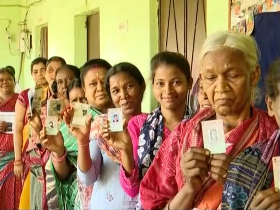  ଦିନ ୧୧ଟା ସୁଦ୍ଧା ଝାରସୁଗୁଡାରେ ୨୦.୩୮% ମତଦାନ । ଶାନ୍ତିଶୃଙ୍ଖଳାରେ ଚାଲିଛି ମତଦାନ, ୨୫୩ ବୁଥରୁ ଚାଲିଛି ଲାଇଭ ୱେବକାଷ୍ଟିଂ ।