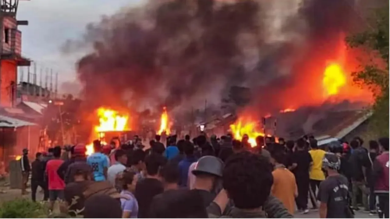  ମଣିପୁର ହିଂସା ପରେ କଠୋର ହେଲେ ସରକାର, ଦେଖିବା ମାତ୍ରେ ଗୁଳିକରିବା ପାଇଁ ନିର୍ଦ୍ଦେଶ ।