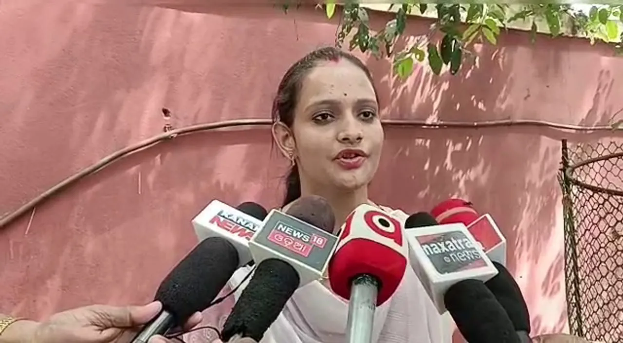  ବିନା ଡାକ୍ତରୀ ପ୍ରେସକ୍ରିପସନରେ ଗର୍ଭନିରୋଧକ ଓ ପିଲ୍ସ ବିକ୍ରି ପ୍ରସଙ୍ଗ। ହାଇକୋର୍ଟରେ ଜନସ୍ବାର୍ଥ ମାମଲା କଲେ ସମାଜସେବୀ।