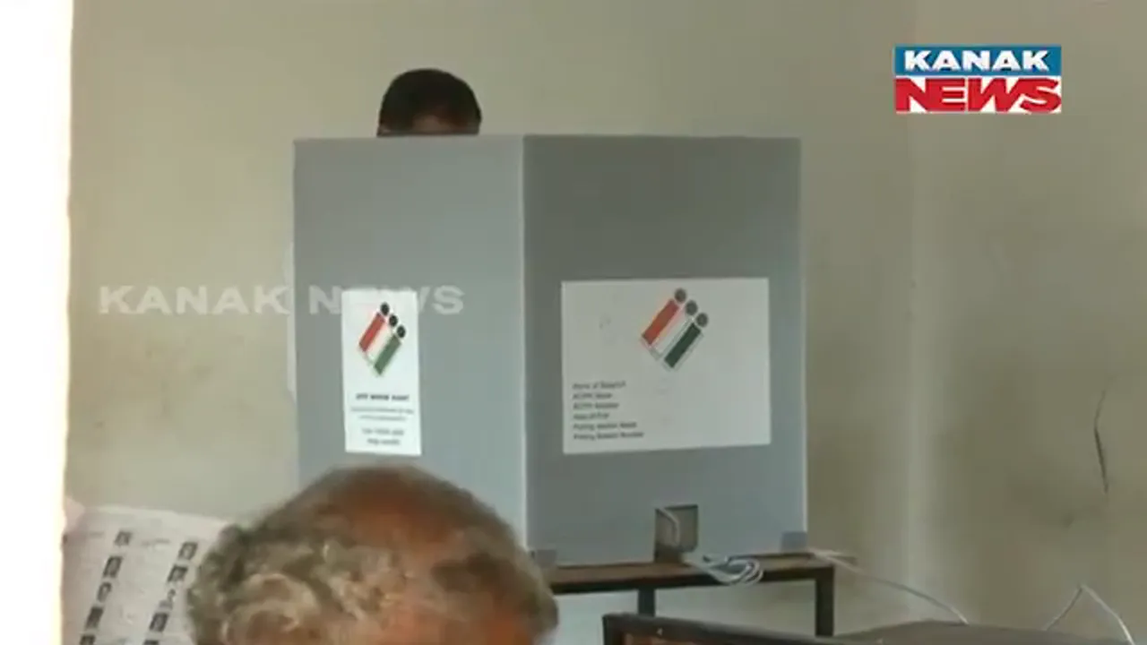  ଝାରସୁଗୁଡା ଉପନିର୍ବାଚନ: ଅପରାହ୍ନ ୩ଟା ଯାଏ ୫୫.୨୦ ପ୍ରତିଶତ ମତଦାନ