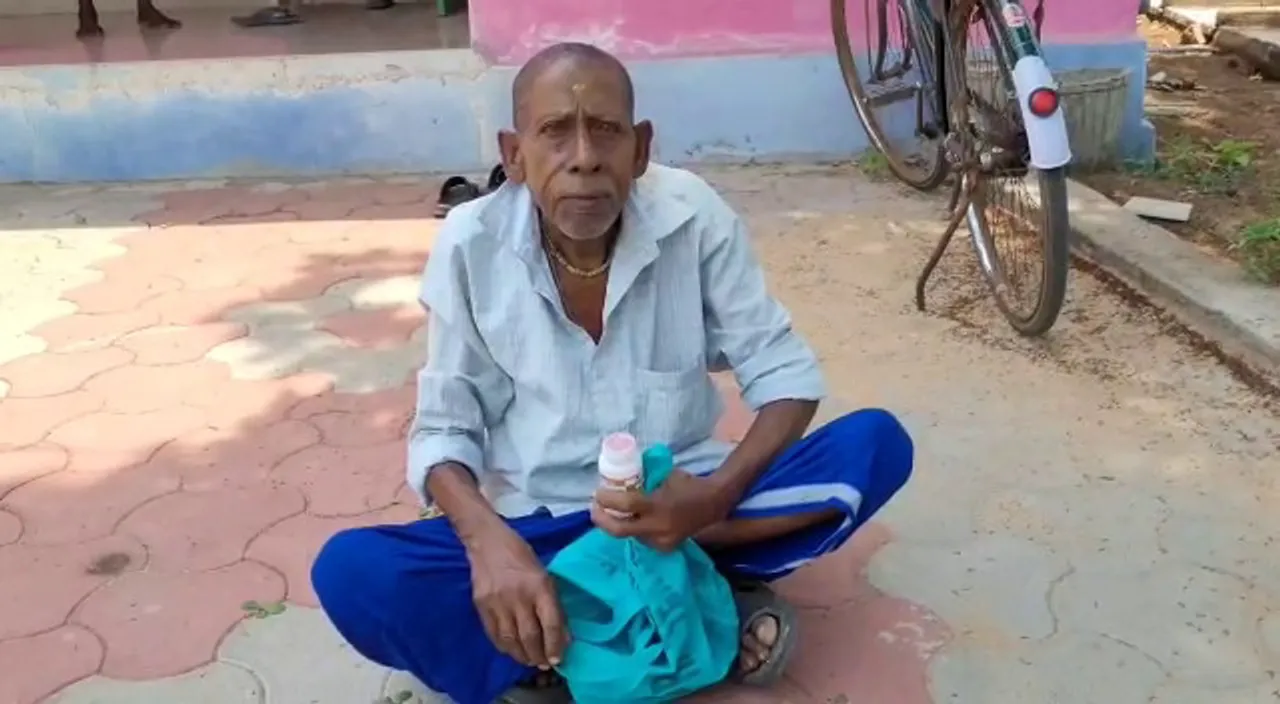  ଭତ୍ତା ନମିଳିବାରୁ ବିଷ ବୋତଲ ଧରି ବସିଲେ ହିତାଧିକାରୀ। କେନ୍ଦୁଝର ହାଟଡିହିରୁ ଆସିଲା ଅଭାବନୀୟ ଦୃଶ୍ୟ