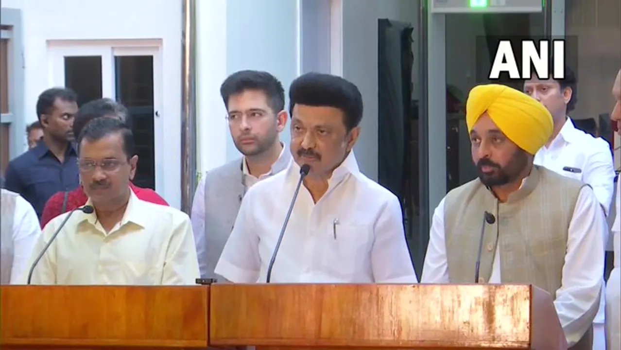  କେନ୍ଦ୍ର ଅଧ୍ୟାଦେଶ ବିରୋଧରେ ବିରୋଧୀଙ୍କୁ ଏକାଠି କରୁଛନ୍ତି କେଜ୍ରିୱାଲ, ତାମିଲନାଡୁ ମୁଖ୍ୟମନ୍ତ୍ରୀଙ୍କୁ ଭେଟି ମାଗିଲେ ସମର୍ଥନ