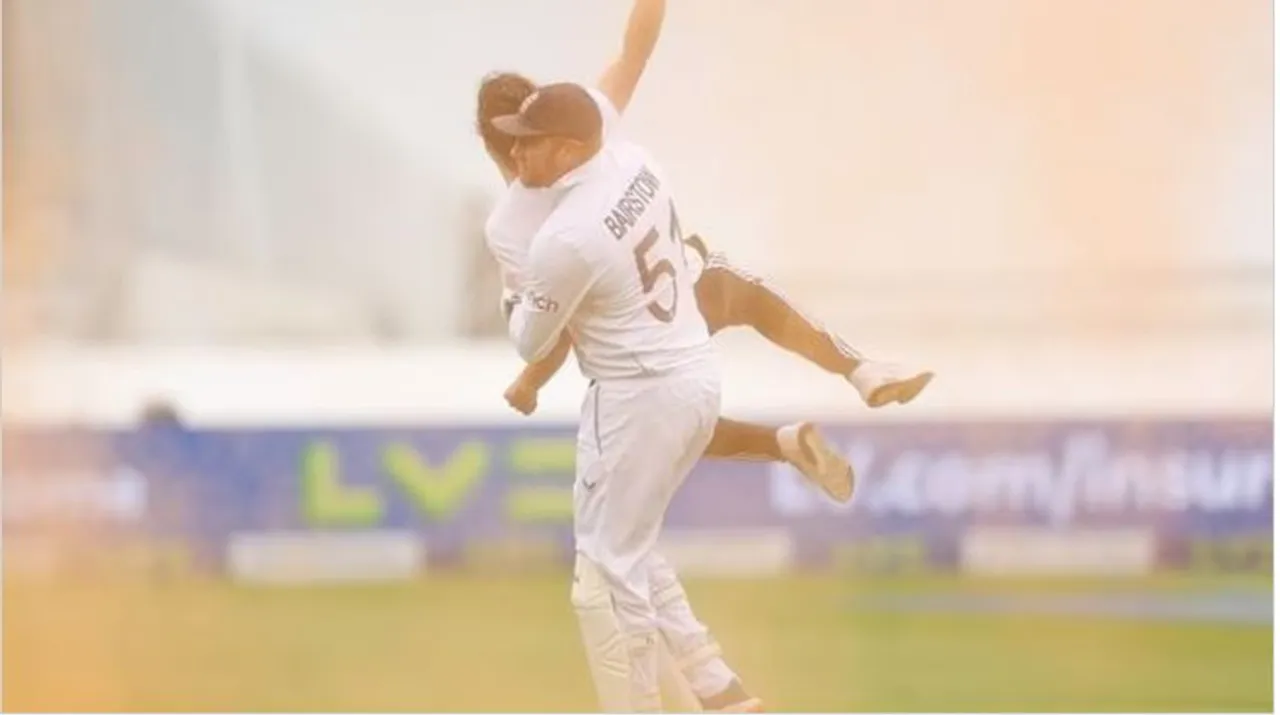  ଆସେସ ସିରିଜ ବେଳେ ଲର୍ଡସରେ ହଙ୍ଗାମା, ପିଚ୍ ଖରାପ କରିବା ପାଇଁ ପଡିଆରେ ପହଞ୍ଚିଲା ପ୍ରଦର୍ଶନକାରୀ