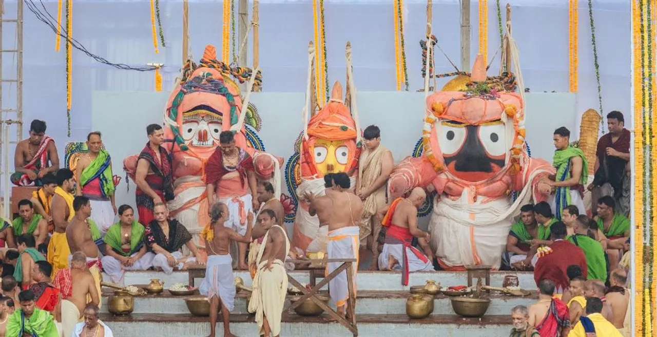  ସ୍ନାନ ମଣ୍ଡପରେ ଅଘଟଣ, ଦେଖାଗଲା ରକ୍ତ ଛିଟା। ମହାପ୍ରଭୁଙ୍କ ହେବ ମହାସ୍ନାନ