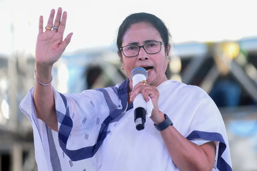  କଂଗ୍ରେସ ପଛକୁ ହଟିଲା, ପ୍ରଧାନମନ୍ତ୍ରୀ ପଦ ପାଇଁ ଟିଏମସି ମମତାଙ୍କ ନାଁ ଆଗକୁ ବଢାଇଲା । 