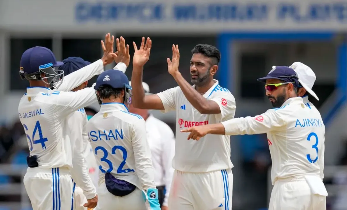  ଭାରତକୁ ଚେକ୍ ଦେବାକୁ ସଂଘର୍ଷ କରୁଛି ଘରୋଇ ଦଳ ୱେଷ୍ଟଇଣ୍ଡିଜ : ତୃତୀୟ ଦିନ ଖେଳ ସୁଦ୍ଧା ୫ ୱିକେଟ ହରାଇ ୨୨୯ ରନ୍ ସଂଗ୍ରହ