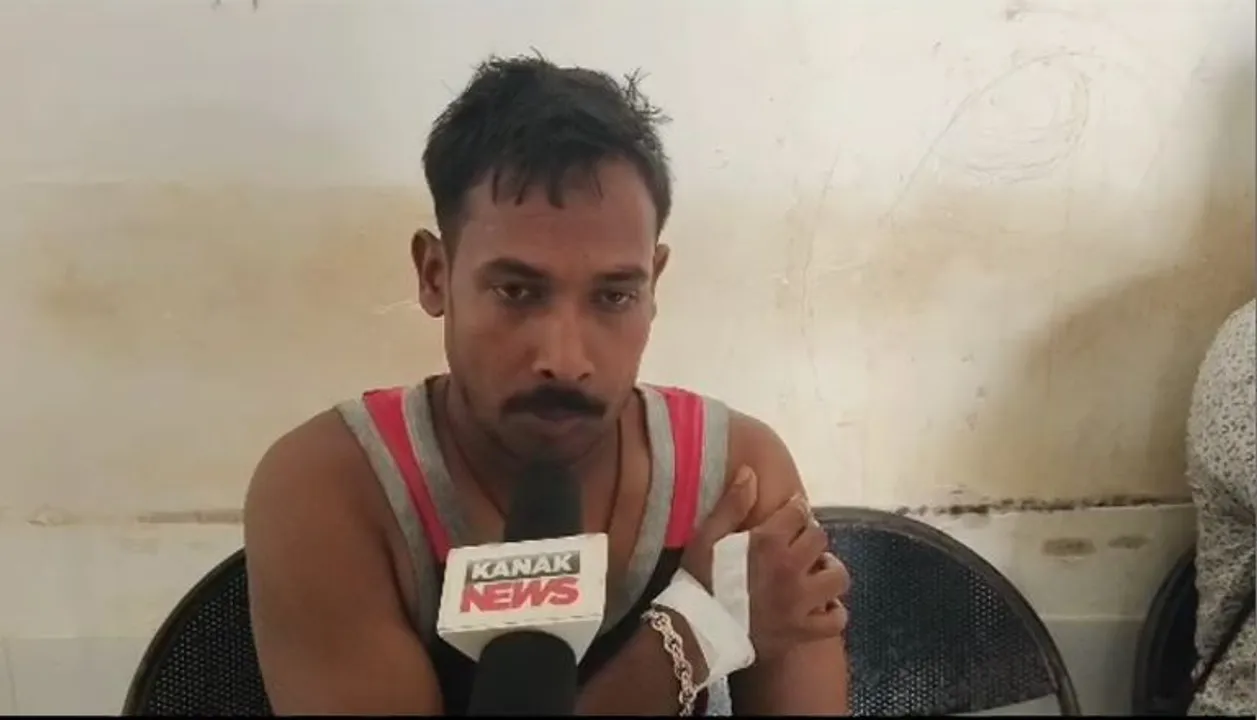  କେନ୍ଦୁଝର ଜିଲ୍ଲା ତେଲକୋଇରେ ଚାଞ୍ଚଲ୍ୟ। ମୁଣ୍ଡରେ ବନ୍ଧୁକ ଲଗାଇ ଏକ ଲକ୍ଷ ଟଙ୍କା ଲୁଟ୍