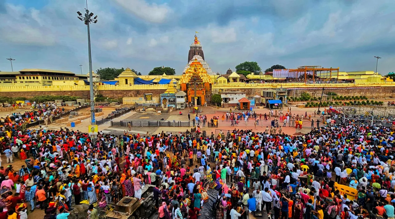  ଖୋଲିବ କି ରତ୍ନଭଣ୍ଡାର?  ହାଇକୋର୍ଟରେ ସତ୍ୟପାଠ ଦାଖଲ କଲା ଶ୍ରୀମନ୍ଦିର ପ୍ରଶାସନ, ଆବେଦନକାରୀଙ୍କୁ ଏ ସମ୍ପର୍କିତ କପି ଦେବାକୁ ହାଇକୋର୍ଟଙ୍କ ନିର୍ଦ୍ଦେଶ ।  