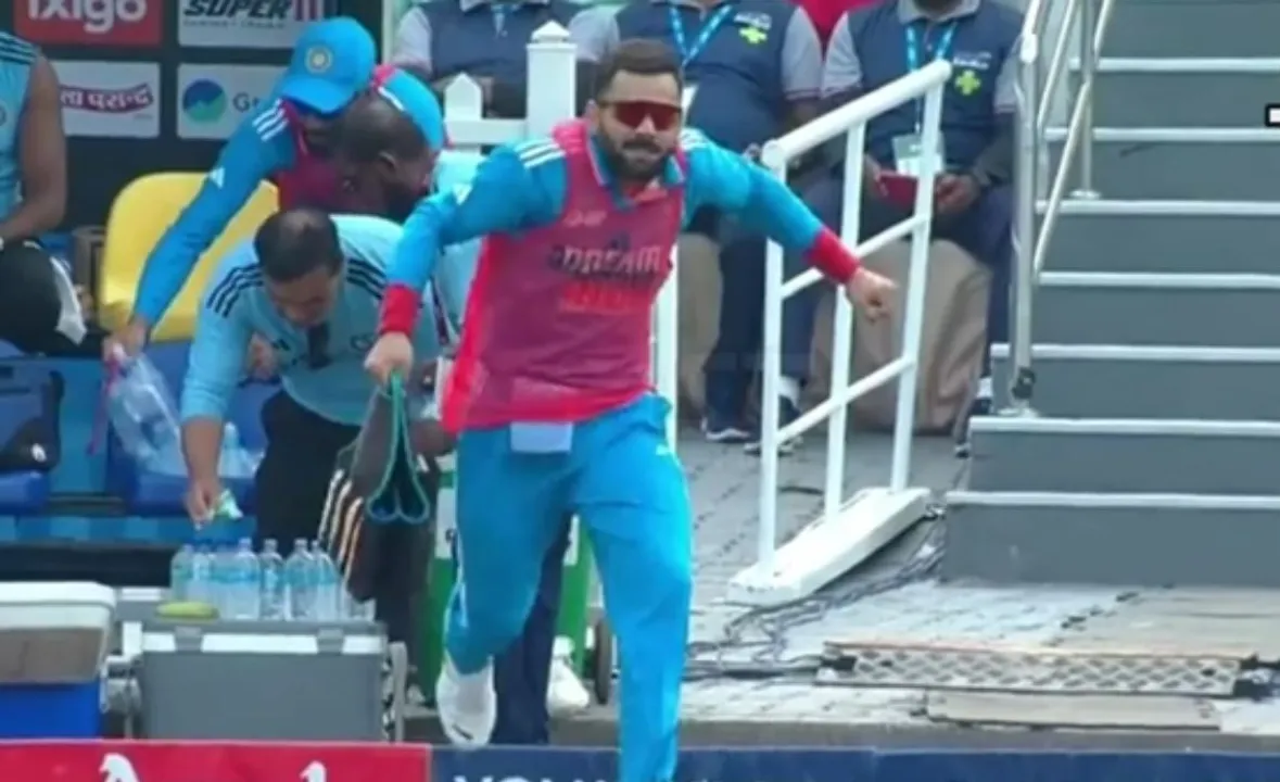  ସୋସିଆଲ ମିଡିଆରେ ବିରାଟ କୋହଲିଙ୍କ ଭିଡିଓ ଭାଇରାଲ । ଏସିଆ କପ୍ ସୁପର ଫୋର ଶେଷ ମ୍ୟାଚରେ ଦେଖିବାକୁ ମିଳିଥିଲା ବିରାଟଙ୍କ ମଜାଳିଆ ଭିଡିଓ