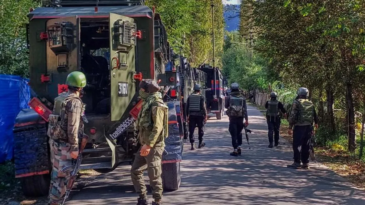  ବାସ୍ ଆଉ କିଛି ସମୟର ଅପେକ୍ଷା । ବାରମୁଲାରେ ନିପାତ ହେଲେ ୨ ଆତଙ୍କବାଦୀ, ଏବେ କୋକରନାଗ ଜଙ୍ଗଲରେ ଲୁଚିଥିବା ଆତଙ୍କବାଦୀଙ୍କ ପାଳି ।