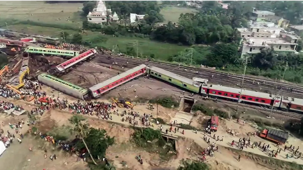  ରେଳ ମନ୍ତ୍ରଣାଳୟର ବଡ ନିଷ୍ପତ୍ତି । ଦୁର୍ଘଟଣାରେ ମୃତ୍ୟୁବରଣ କରିଥିବା ଲୋକଙ୍କ ପରିବାରକୁ ମିଳିବ ୧୦ ଗୁଣା ଅଧିକ ସହାୟତା ରାଶି