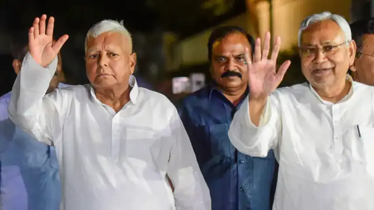  ଅଲଗା ହେଇଯିବେ କି ଲାଲୁ-ନୀତିଶ? ଚର୍ଚ୍ଚା ବଢାଇଲା ପିକେଙ୍କ ବୟାନ । ପଢନ୍ତୁ, କଣ କହିଲେ ପ୍ରଶାନ୍ତ କିଶୋର?
