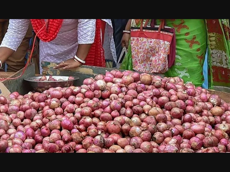  ପାର୍ବଣ ଋତୁରେ ପିଆଜ ଦର ତାତି । ଦୁର୍ଗା ପୂଜା ସରୁ ସରୁ ଦିଲ୍ଲୀ ଏନସିଆର ସମେତ ବିଭିନ୍ନ ରାଜ୍ୟରେ ପିଆଜ କିଲୋ ହେଲା ୨୦ରୁ ୮୦ ଟଙ୍କାକୁ ବୃଦ୍ଧି