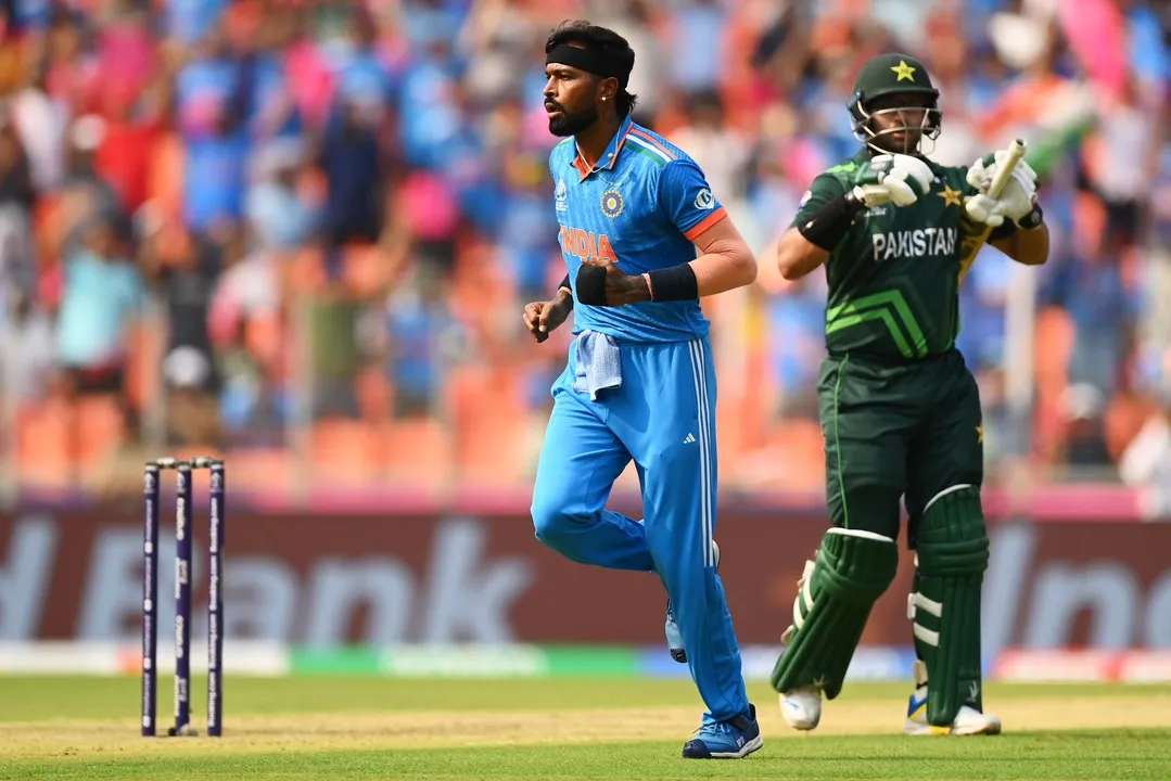  ଇମାମଙ୍କ ୱିକେଟ ନେବା ପୂର୍ବରୁ ମୁହଁ ପାଖକୁ ବଲ ନେଇ କଣ କହୁଥିଲେ ପାଣ୍ଡ୍ୟା? ମ୍ୟାଚ୍ ପରେ ନିଜେ କଲେ ଖୁଲାସା ।