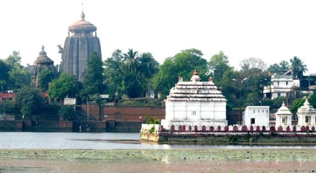  ତିନି ଦିନରେ ମହାପ୍ରଭୁ ଲିଙ୍ଗରାଜଙ୍କ ନୀତି ବିଭ୍ରାଟ । ସ୍ୱତନ୍ତ୍ର ବୈଠକରେ ବାହାରିପାରେ ସମାଧାନ 