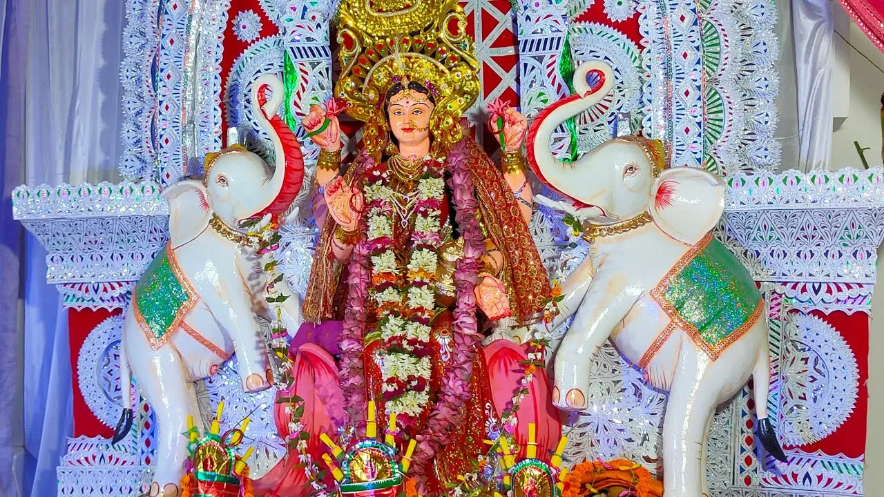  ଧରାପୃଷ୍ଠକୁ ଆସୁଛନ୍ତି ମା’ ଧନଦାତ୍ରୀ । ଗ୍ରହଣ ଲାଗୁଥିବାରୁ ଢେଙ୍କାନାଳରେ ସକାଳ ୮ଟାରୁ ୪ଟା ଭିତରେ ହେବ ମା’ ଗଜଲକ୍ଷ୍ମୀଙ୍କ ନୀତି