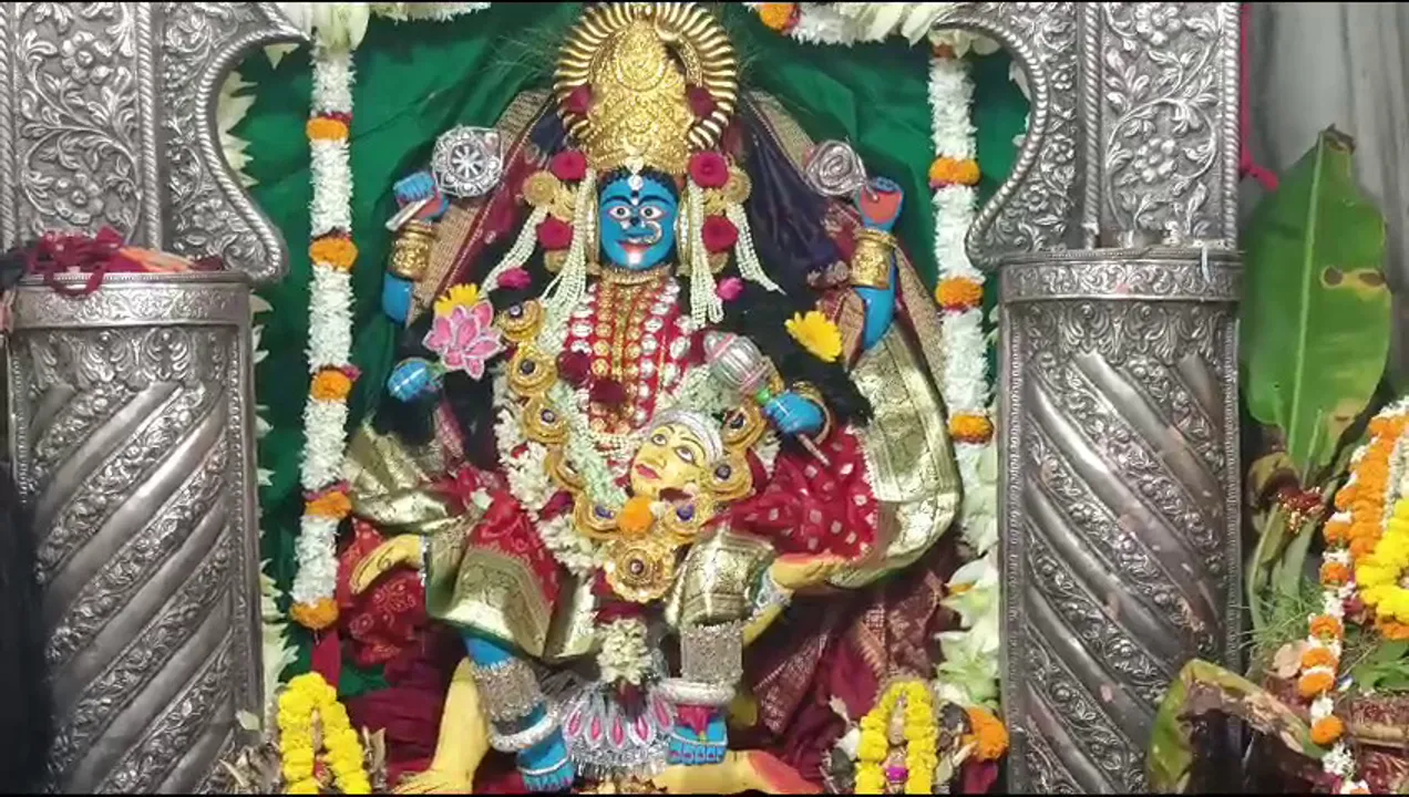  କଟକ ଚଣ୍ଡୀଙ୍କ ପୀଠରେ ନବରାତ୍ର ପୂଜା : ଆଜି ଷୋଡଶୀ ବେଶରେ ଦର୍ଶନ ଦେବେ ମା’