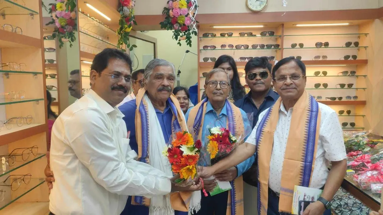  ଭୁବନେଶ୍ୱରରେ ଖୋଲିଲା କୁବେର ଅପ୍ଟିକାଲର ଚତୁର୍ଥ ଶାଖା: ରିହାତି ଦାମରେ ମିଳୁଛି ସମସ୍ତଙ୍କ ପାଇଁ ଚଷମା