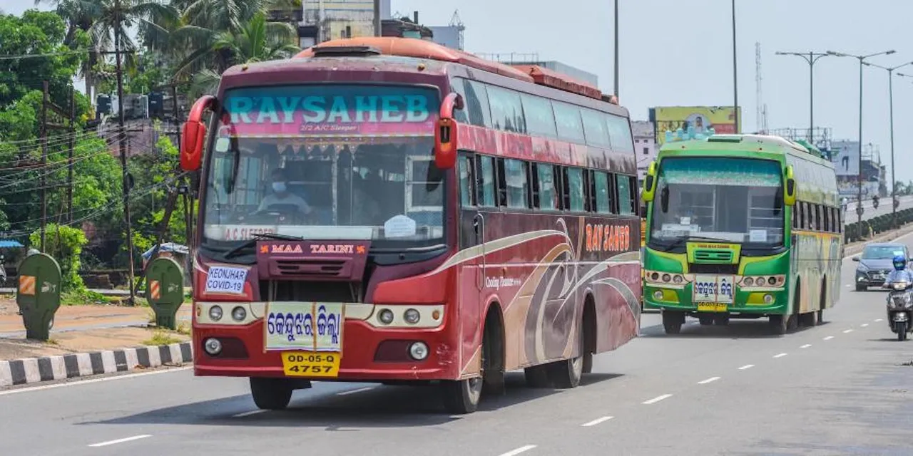  ପୁଣି ହେବ ଘରୋଇ ବସ୍ ଧର୍ମଘଟ । ସରକାର ଦାବି ନଶୁଣିଲେ ଡିସେମ୍ବର ୧ରୁ ଗଡିବ ନାହିଁ ଘରୋଇ ବସ ।
