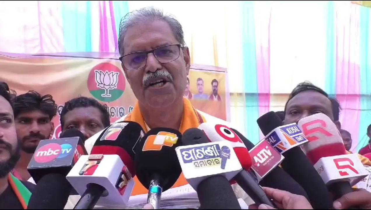  ସରକାରୀ ଅଧିକାରୀଙ୍କୁ କେଭି ସିଂ ଦେଓଙ୍କ ତାଗିଦ୍ । ଭତ୍ତା, ରାସନ କାର୍ଡରେ ଅନିୟମିତତା ହେଉଥିବା ଅଭିଯୋଗ ।