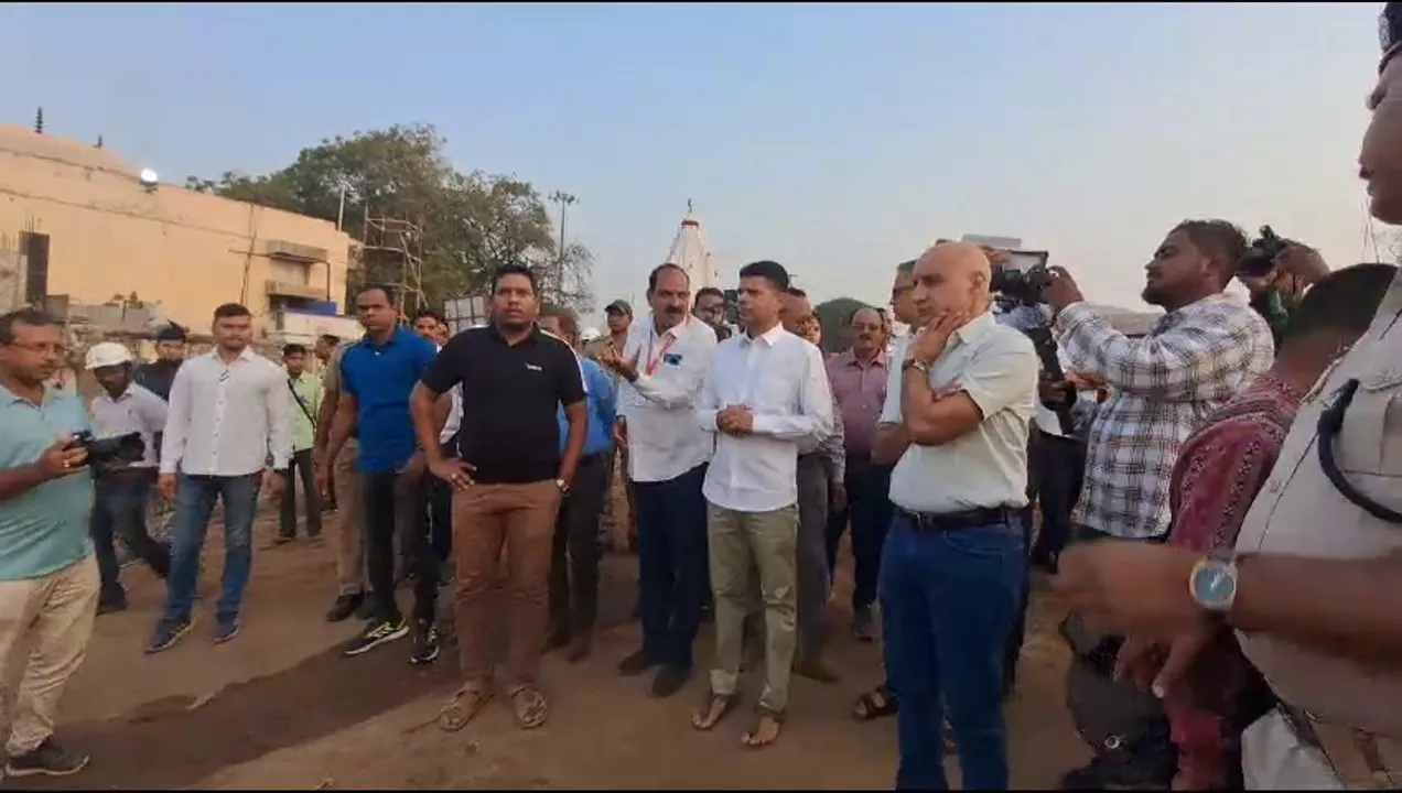  ମାଆ ସମଲେଶ୍ୱରୀଙ୍କ ଦର୍ଶନ କଲେ ୫ଟି ଅଧ୍ୟକ୍ଷ ଭିକେ ପାଣ୍ଡିଆନ । ସମଲେଇ ପ୍ରକଳ୍ପର କଲେ ସମୀକ୍ଷା ।