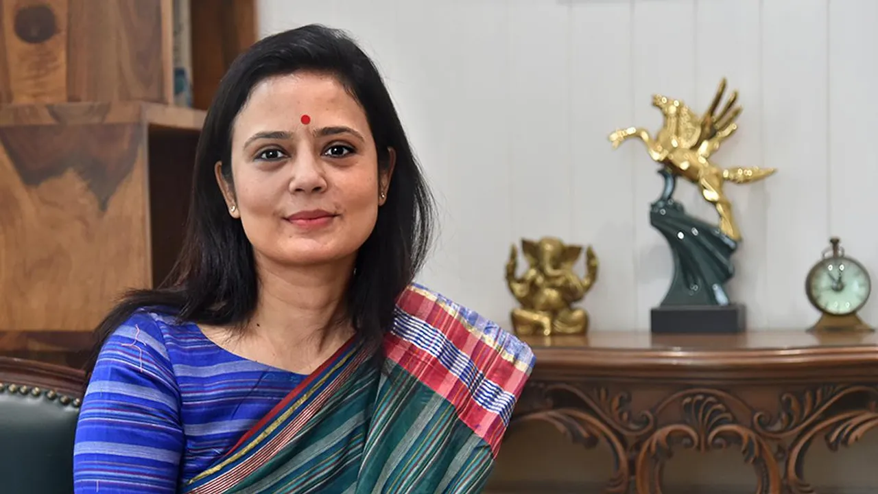  ପୁଣି ସମସ୍ୟାରେ ଟିଏମସି ନେତ୍ରୀ ମହୁଆ ମୋଇତ୍ରା । ଲୋକସଭାରୁ ବହିଷ୍କୃତ ହେବା ପରେ ଏବେ ତାଙ୍କୁ ସରକାରୀ ବାସଭବନ ଖାଲି ପାଇଁ ମିଳିଲା ନିର୍ଦ୍ଦେଶ