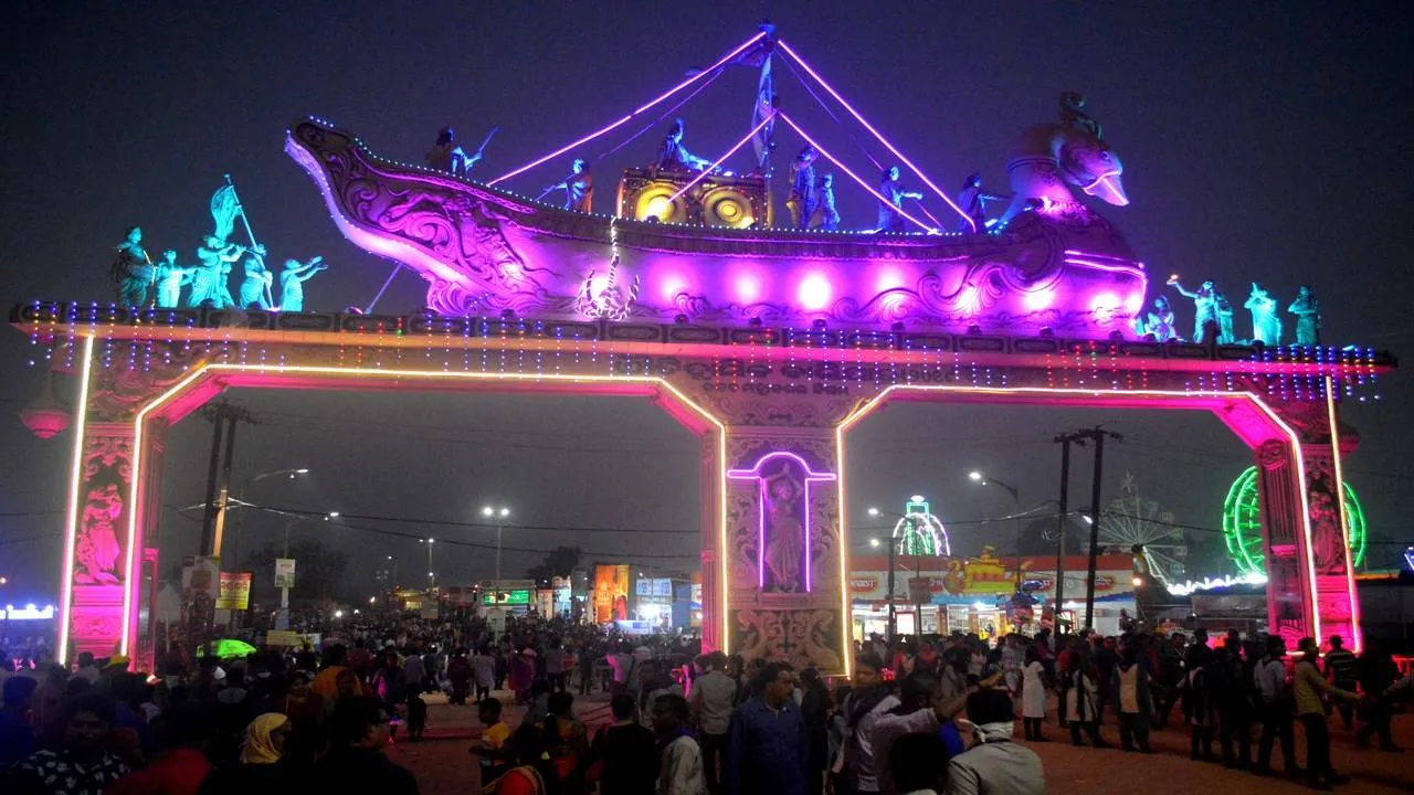  ଆଜି ନୁହେଁ କାଲି ସରିବ କଟକ ବାଲିଯାତ୍ରା । ଗୋଟିଏ ଦିନ ବାଲିଯାତ୍ରା ବଢାଇବାକୁ ନିଷ୍ପତ୍ତି ନେଲେ ମୁଖ୍ୟମନ୍ତ୍ରୀ ନବୀନ ପଟ୍ଟନାୟକ ।