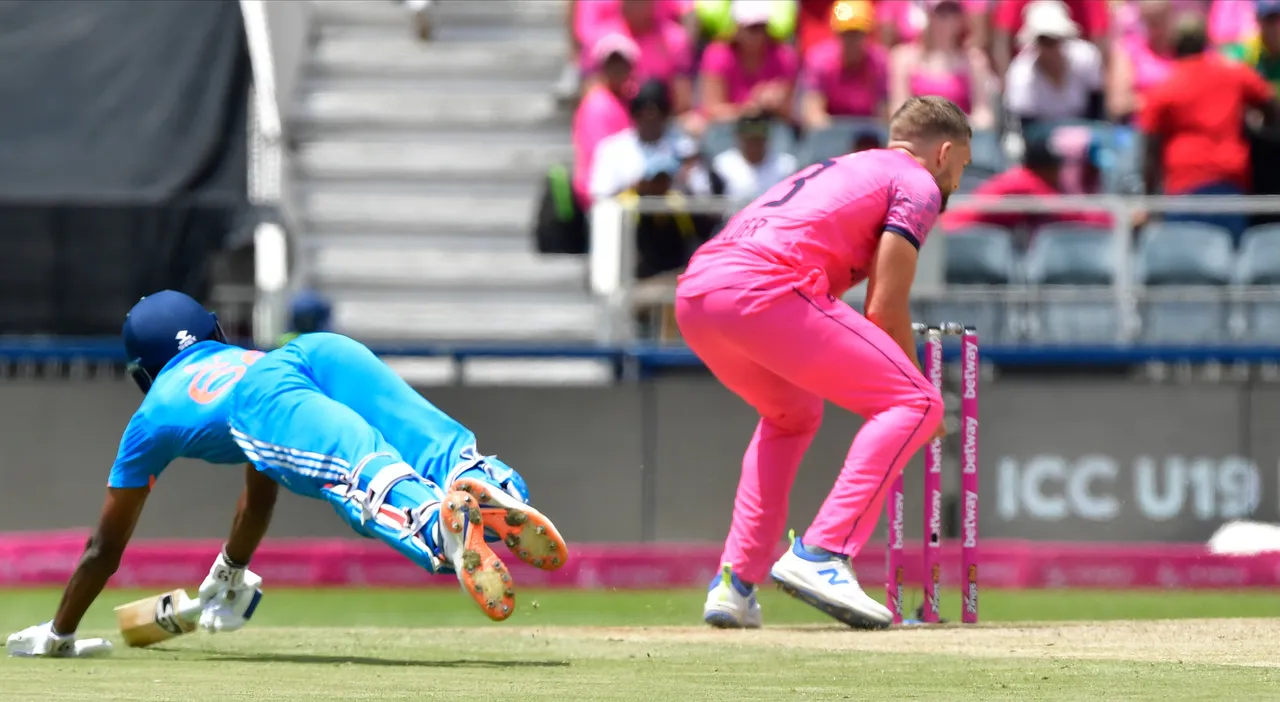  ଆଜି ଭାରତ-ଦକ୍ଷିଣ ଆଫ୍ରିକା ଶେଷ ଦିନିକିଆ । ସିରିଜ ୧-୧ରେ ସମାନ ସ୍ଥିତିରେ ଥିବାରୁ ଦୁଇ ଦଳ ପାଇଁ କର ବା ମର ସ୍ଥିତି ।