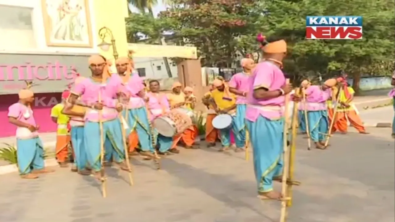  ରାଜଧାନୀକୁ ପୁଣି ଫେରିଛି ପଥ ଉତ୍ସବ । ବିଭିନ୍ନ ସାଂସ୍କୃତିକ କାର୍ଯ୍ୟକ୍ରମରେ ଦୁଲୁକୁଛି ଭୁବନେଶ୍ୱର ରାଜପଥ ।
