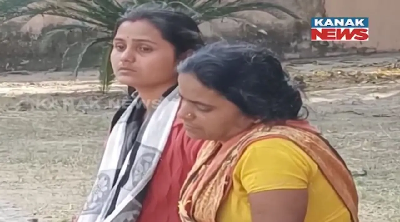  ଓୟୋ ହୋଟେଲରୁ ଯୁବତୀଙ୍କ ମୃତଦେହ ଉଦ୍ଧାର । ଦୁଷ୍କର୍ମ ପରେ ହତ୍ୟା କରାଯାଇଥିବା ଅଭିଯୋଗ କଲେ ପରିବାର ।