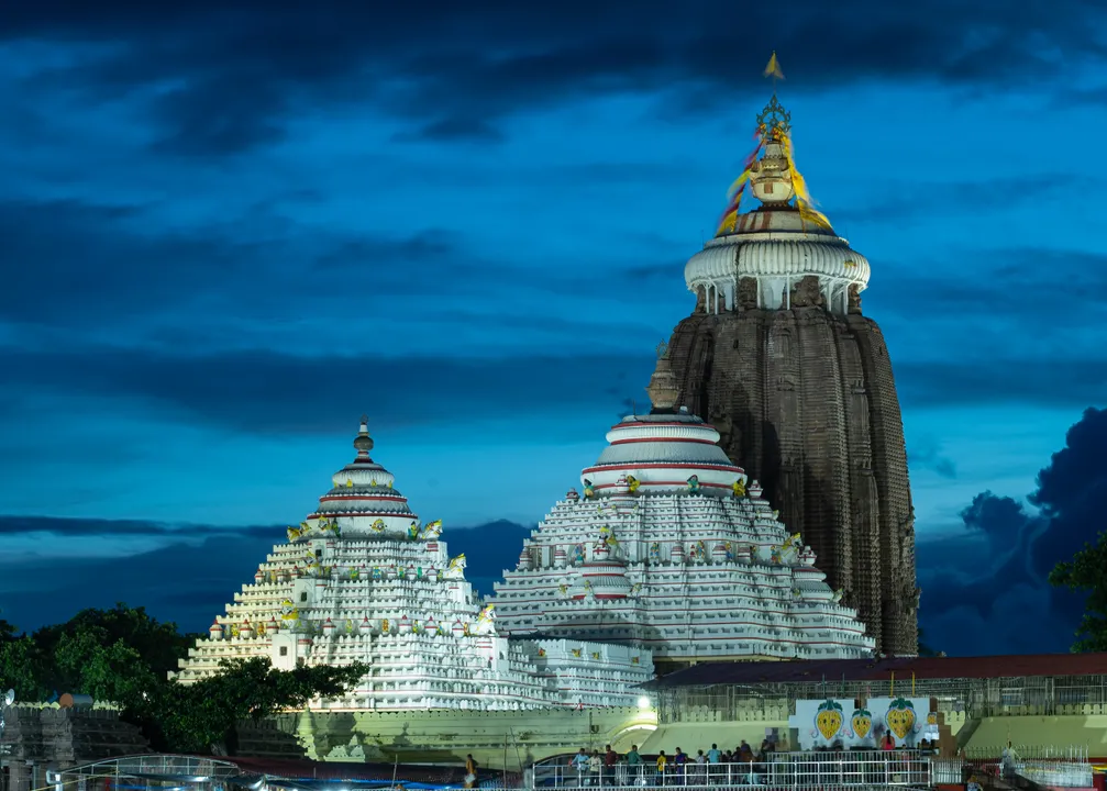  ସଜେଇ ହେଉଛି ଶ୍ରୀକ୍ଷେତ୍ର । ମନ୍ଦିର ଚାରିପାଖକୁ ଦିଆଯାଉଛି ନୂଆ ରୂପ । ଜୋରସୋରେ ଚାଲିଛି କାମ ।
