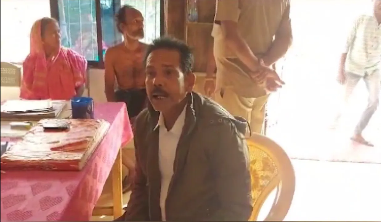  ବୋଲଗଡ ତହସିଲଦାରଙ୍କ ବିରୋଧରେ ସଙ୍ଗୀନ ଅଭିଯୋଗ  । ଲୋକଙ୍କୁ ଦୁର୍ବ୍ୟବହାର ସହ ଶୋଷଣ କରୁଥିବା ଅଭିଯୋଗ ଆଣିଲେ ଆଇନଜୀବୀ ।