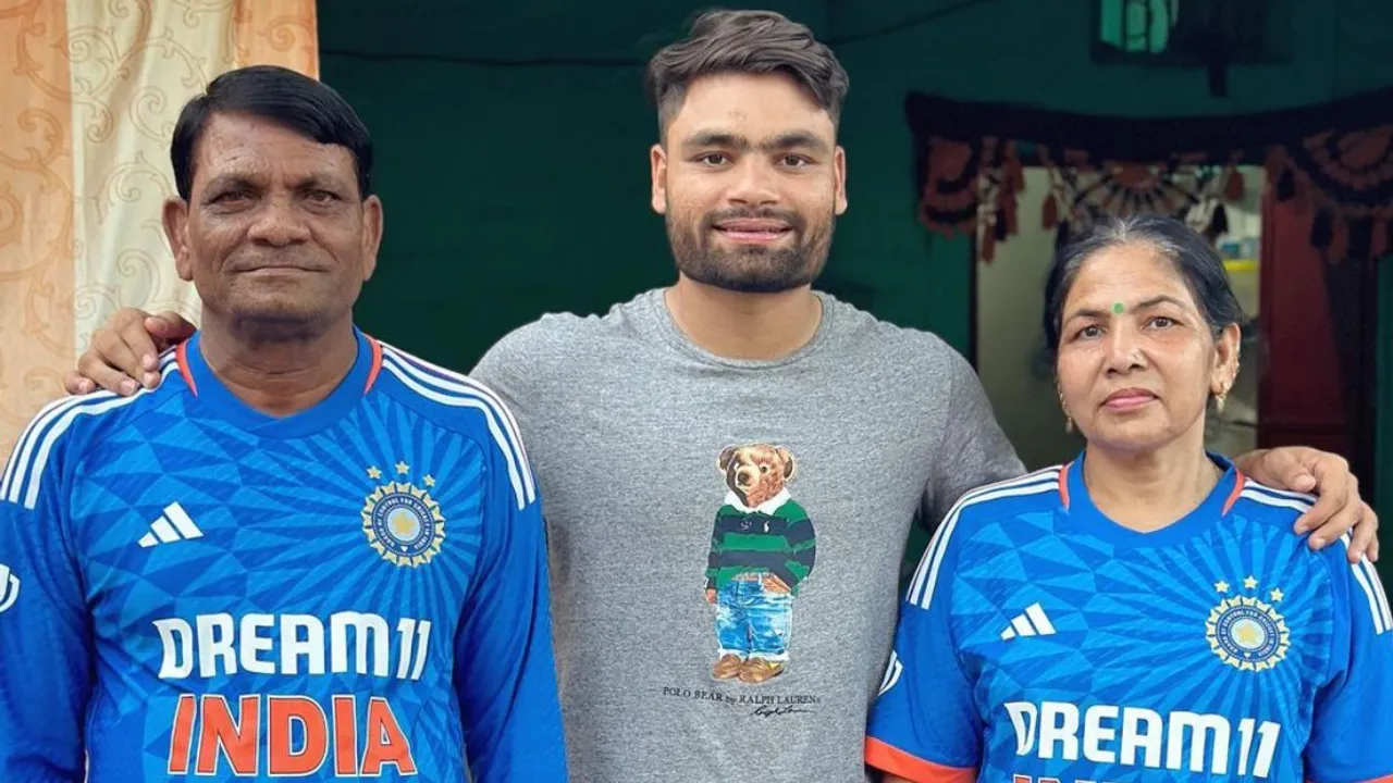  ଟିମ ଇଣ୍ଡିଆର ଷ୍ଟାର କ୍ରିକେଟରଙ୍କ ବାପା କରୁଛନ୍ତି ଗ୍ୟାସ ଡେଲିଭରୀ । ଭାଇରାଲ ହେଲା ଭିଡ଼ିଓ, ସୋସିଆଲ ମିଡ଼ିଆରେ ଛୁଟିଲା ପ୍ରଂଶସାର ସୁଅ ।