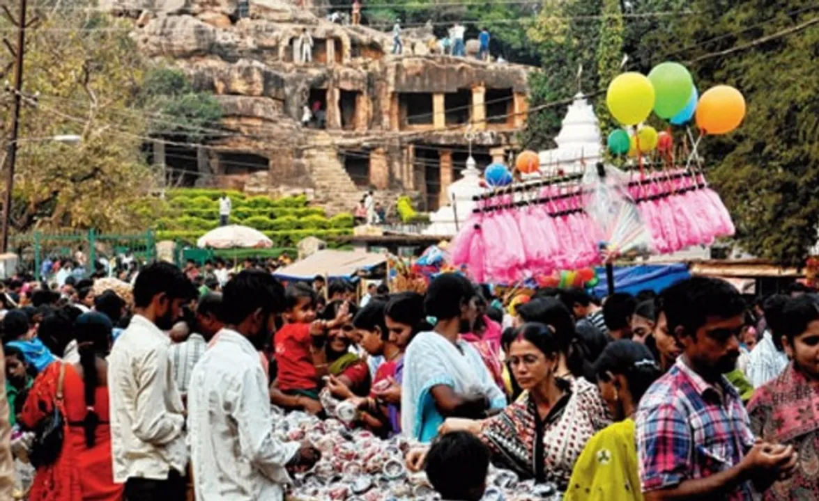  ଆଜିଠୁ ଆରମ୍ଭ ହେବ ପ୍ରସିଦ୍ଧ ଖଣ୍ଡଗିରି ମାଘମେଳା । ସାଧୁମୟ ହୋଇଛି ଖଣ୍ଡଗିରି ପାଦଦେଶ, ମନ୍ତ୍ରୋଚାରଣ ସାଙ୍ଗକୁ ଚାଲିଛି ପୂଜାପାଠ ।