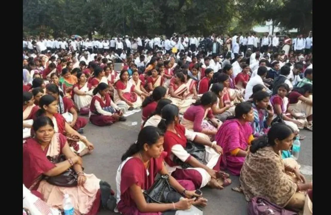  ଦାବି ପୂରଣ ନହେଲେ ମାଟ୍ରିକ ଖାତା ମୂଲ୍ୟାୟନ ବର୍ଜନ କରିବେ ଶିକ୍ଷକ । ଆସନ୍ତା ୧୩ ତାରିଖ ସୁଦ୍ଧା ଦାବି ପୂରଣ ପାଇଁ ଚେତାବନୀ ।
