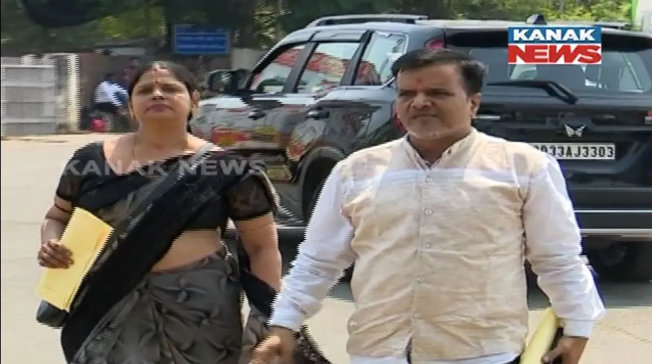  ନବୀନ ନିବାସରେ ଟିକେଟ ଆଶାୟୀଙ୍କ ଭିଡ । ବରୀ ନିର୍ବାଚନ ମଣ୍ଡଳୀ ପାଇଁ ୬ ପ୍ରାର୍ଥୀ ।