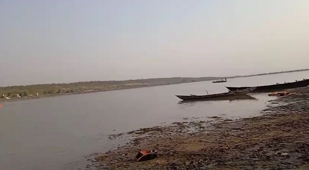  ମହାନଦୀରେ ଯାତ୍ରୀବାହୀ ଡଙ୍ଗା ବୁଡି ଜଣେ ମୃତ, ୭ ନିଖୋଜ । ନିଖୋଜ ବ୍ୟକ୍ତିଙ୍କୁ ଖୋଜିବାକୁ ଏବେବି ଚାଲିଛି ରେସକ୍ୟୁ ଅପରେସନ ।