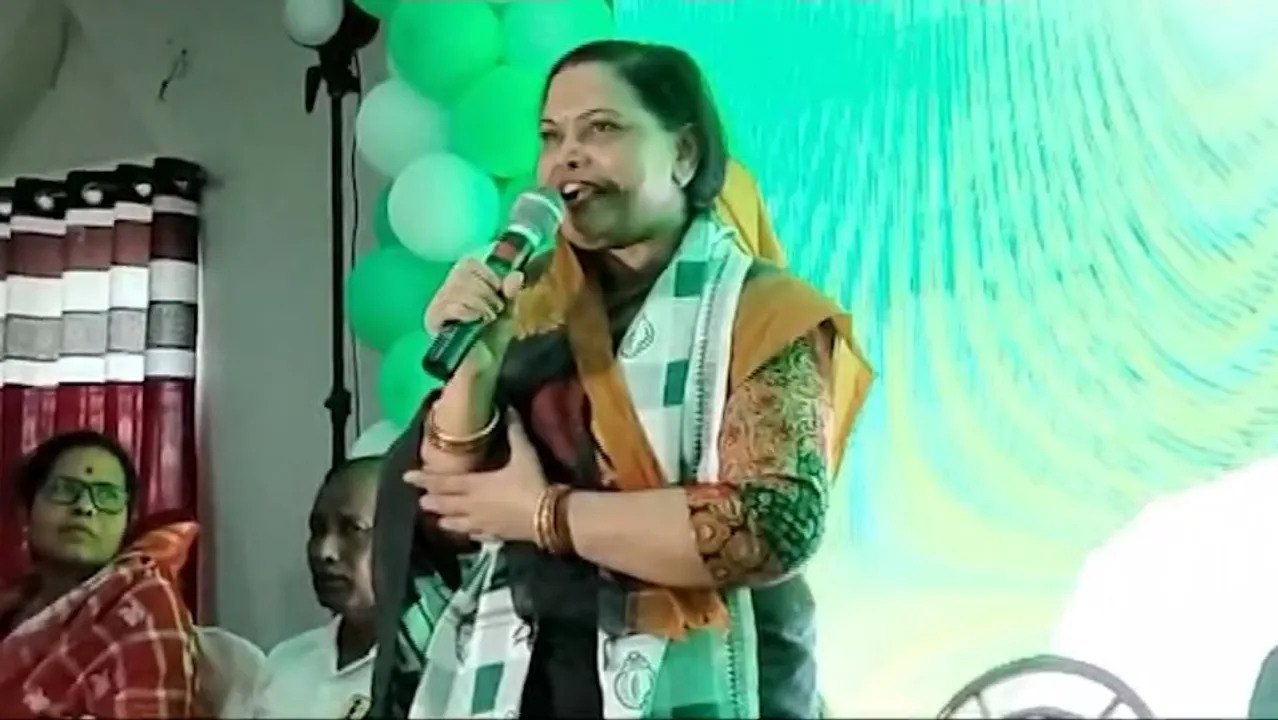 ଭୋଟରଙ୍କୁ ବିଧାୟିକା ପ୍ରାର୍ଥୀଙ୍କ ବଡ ପ୍ରତିଶ୍ରୁତି । କହିଲେ, ବିଧାୟିକା ହେଲେ ଘରେ ଘରେ ପହଞ୍ଚିବ ସବୁ ସୁବିଧା , ଯୋଜନା ।