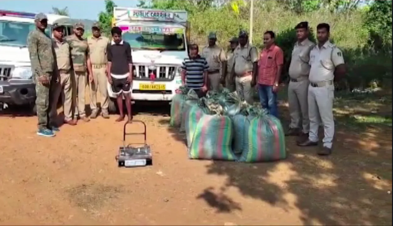  କୋଟିଏ ଟଙ୍କାର ଗଞ୍ଜେଇ ଜବତ । ବ୍ରହ୍ମପୁର ବାଇପାସ୍ ଦେଇ ମହାରାଷ୍ଟ୍ରକୁ ହେଉଥିଲା ଚାଲାଣ ।