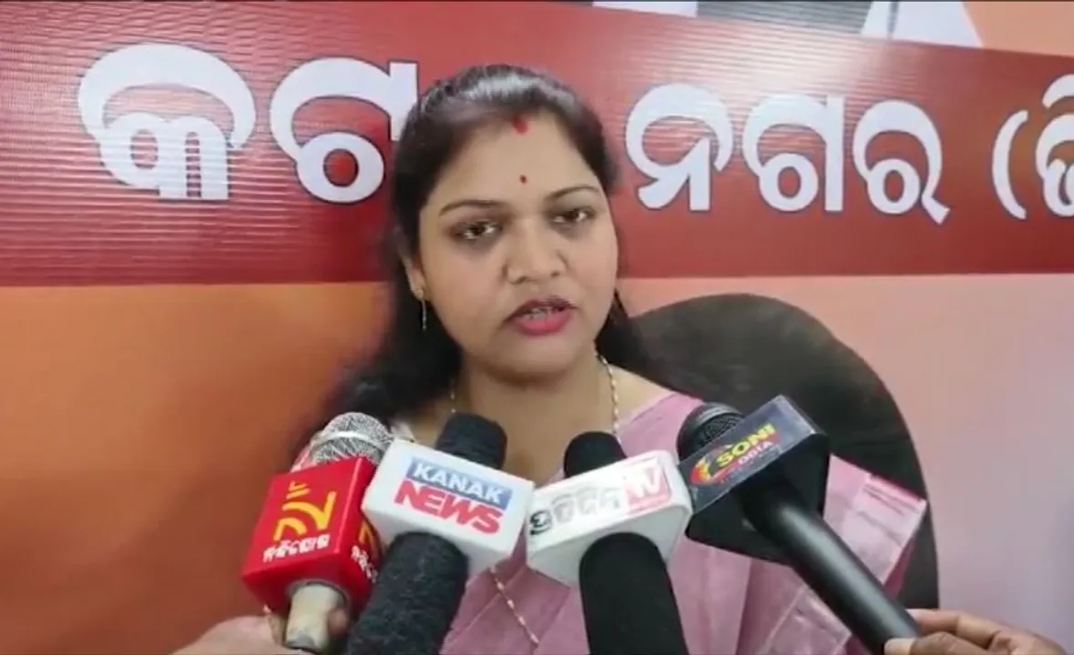  କଟକ ଚୌଦ୍ୱାର ପାଇଁ କଂଗ୍ରେସ ପ୍ରାର୍ଥୀ ହେଲେ ମୀରା ମଲ୍ଲିକ । କହିଲେ , ବିଜୟଲାଭ ନେଇ ରହିଛି ଦୃଢ଼ ବିଶ୍ୱାସ ।