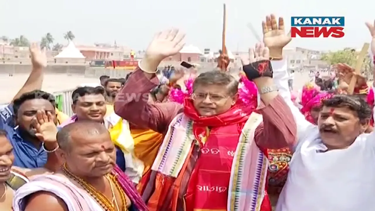  ଜଗନ୍ନାଥଙ୍କ ଦର୍ଶନ କଲେ କେନ୍ଦ୍ରାପଡା ସାଂସଦ ପ୍ରାର୍ଥୀ ବୈଜୟନ୍ତ ପଣ୍ଡା । ମହାପ୍ରଭୁଙ୍କ ଆଶୀର୍ବାଦ ନେଇ ଓହ୍ଲାଇଲେ ପ୍ରଚାର ମଇଦାନକୁ